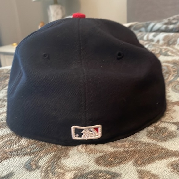 Fitted Boston hat - Picture 2 of 4